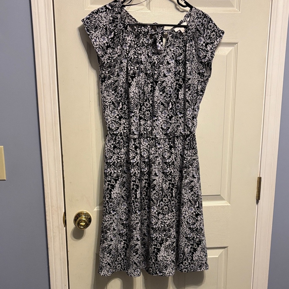 NEW Lauren Conrad Floral Black and White Dress - Large